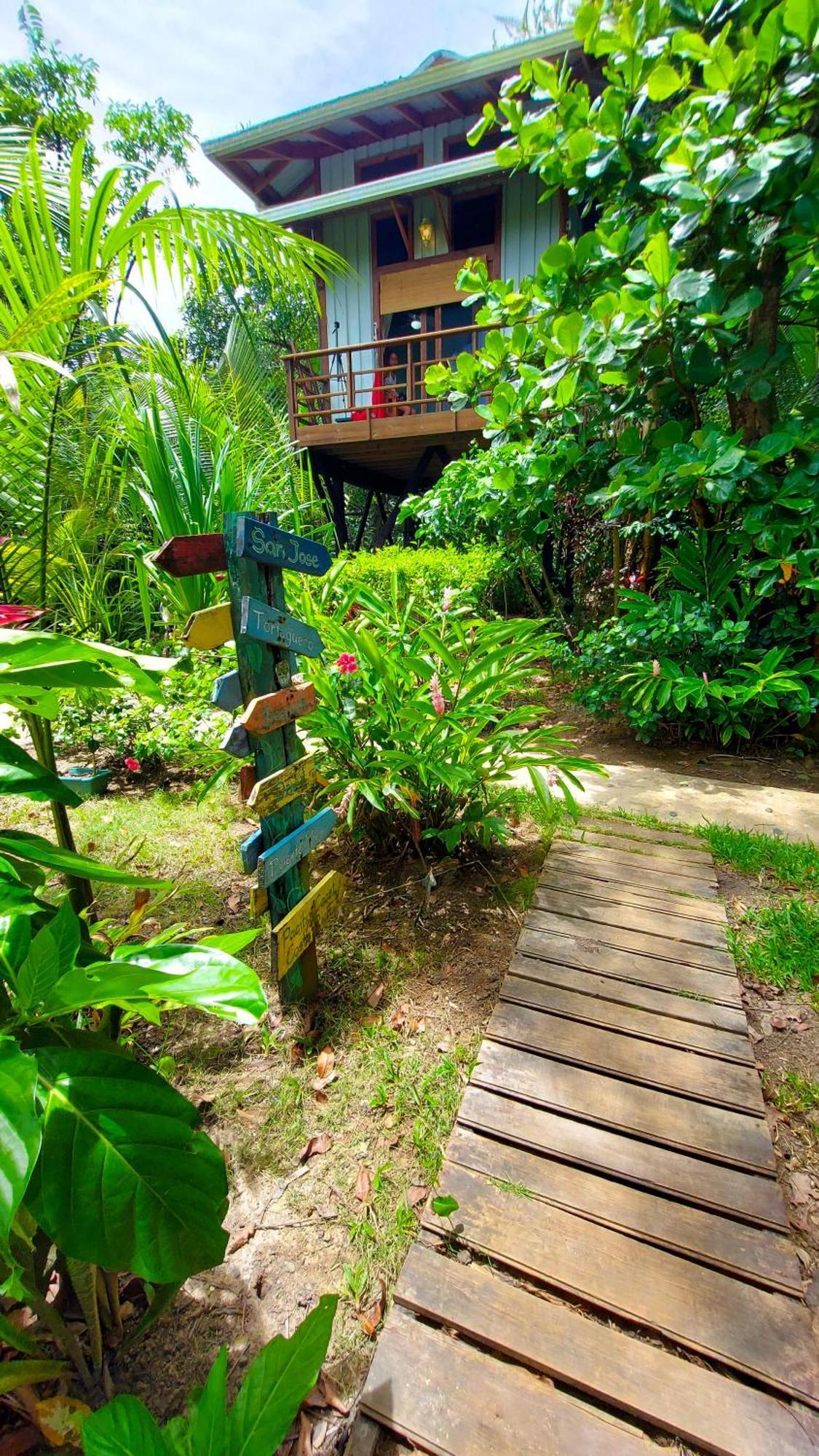 Eclypse De Mar Acqua Lodge Бастиментос Экстерьер фото